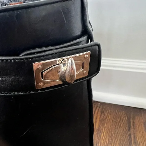 Givenchy Sleek Black Leather Ankle Booties - Picture 4 of 6